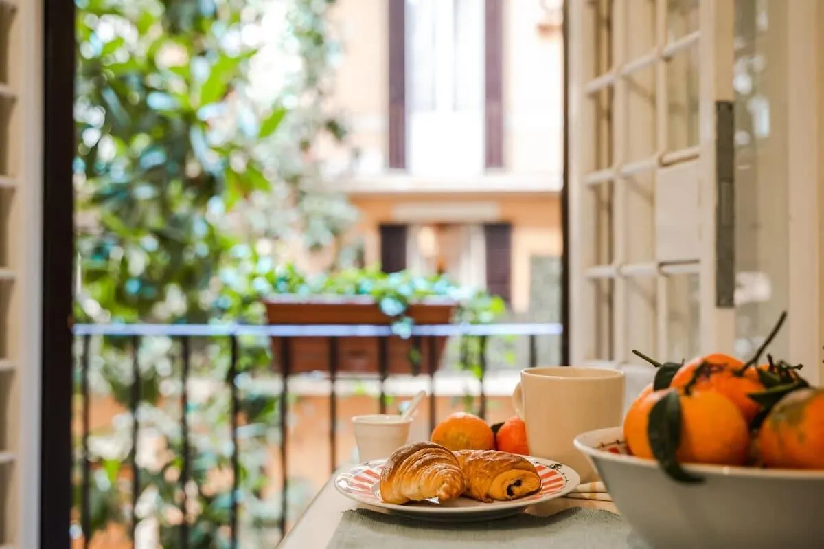 La Magnolia A C Balcony Office Piazza Navona Spanish Steps Róma Olaszország
