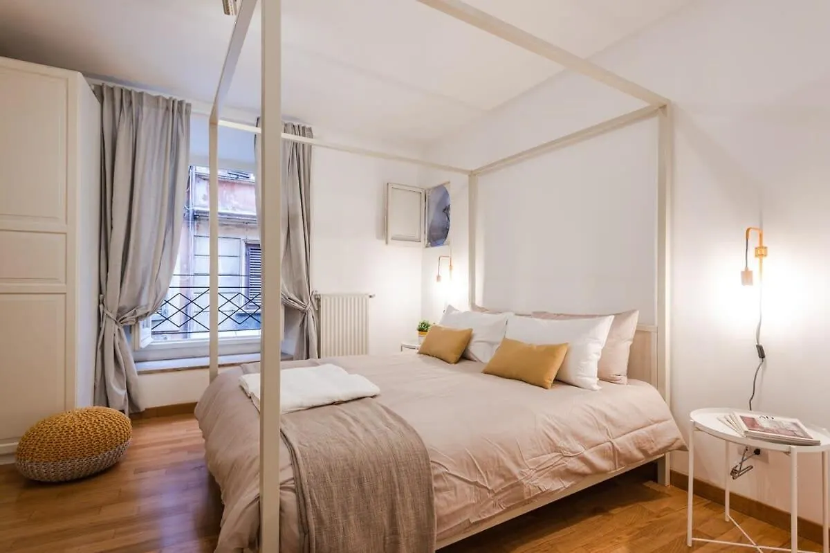 La Magnolia A C Balcony Office Piazza Navona Spanish Steps Roma İtalya