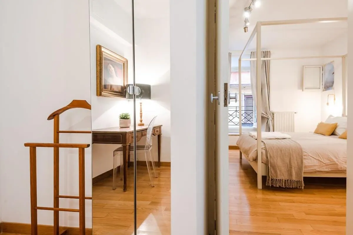 Daire La Magnolia A C Balcony Office Piazza Navona Spanish Steps Roma İtalya